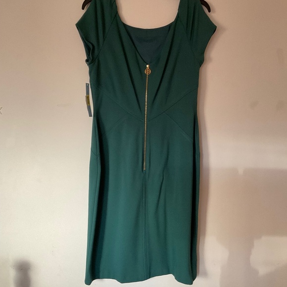 NWT Antonio Melani Green Dress with Unique Cut - Picture 1 of 9